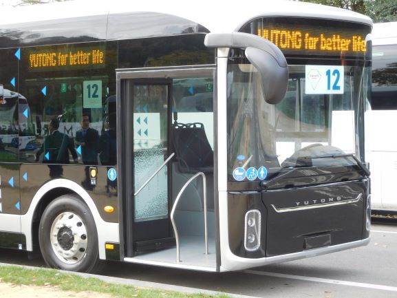 Chinese constructeurs scoren Europese bussen zoals deze Yutong U12-lijnbus.